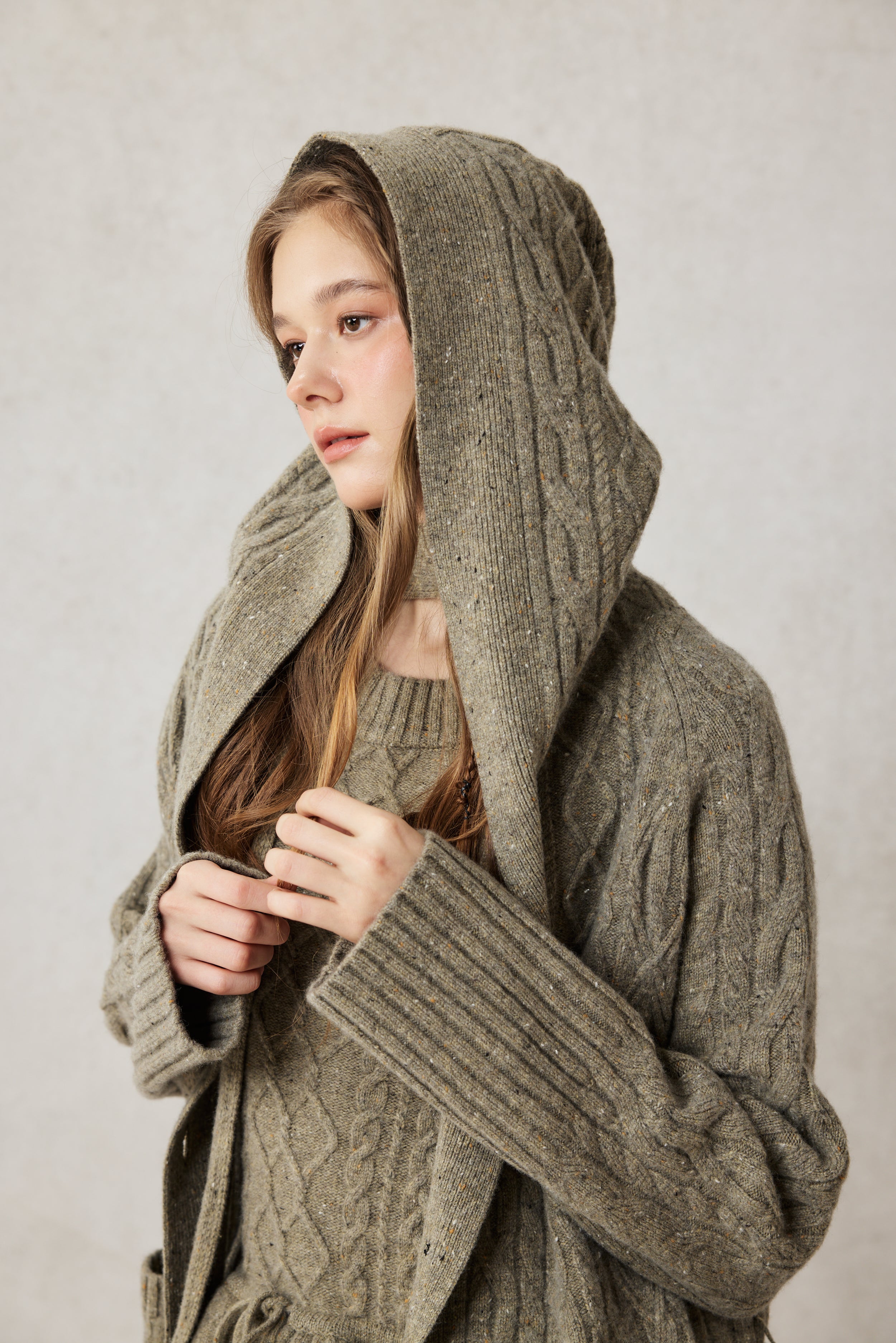 Hudson 15 | 100% wool hooded cardigan coat