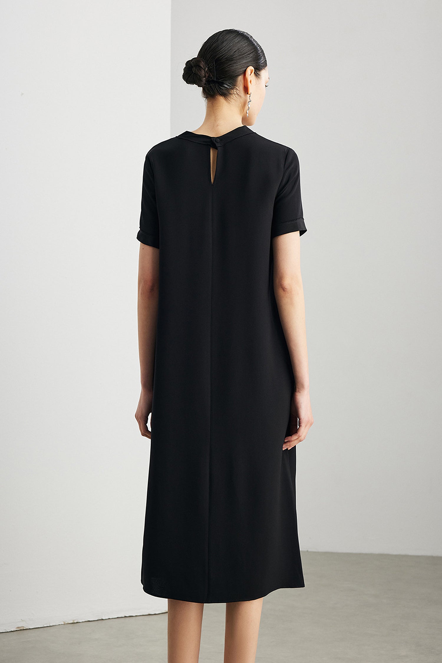 30 Momme Silk Crepe Short Sleeve Midi Dress