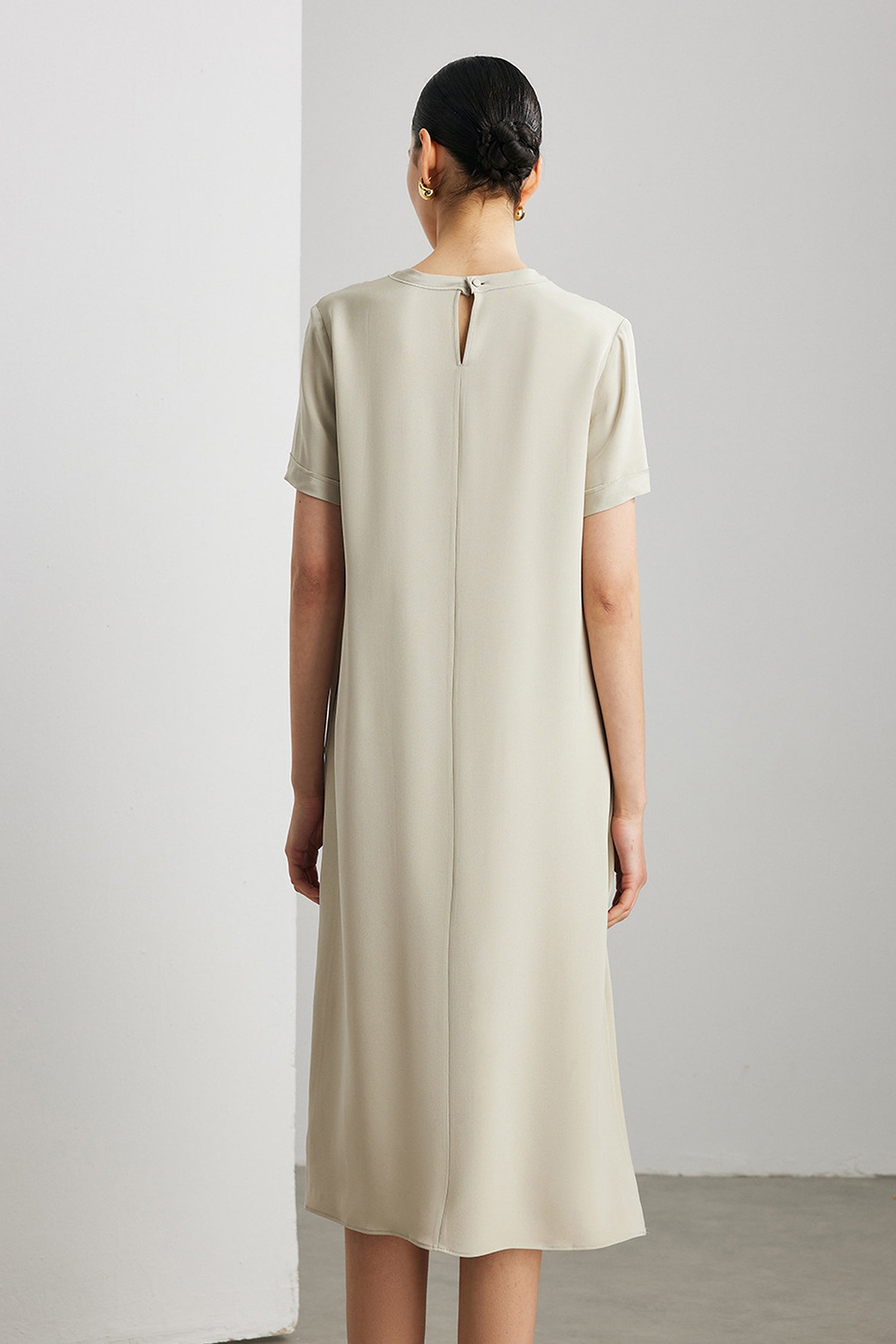 30 Momme Silk Crepe Short Sleeve Midi Dress